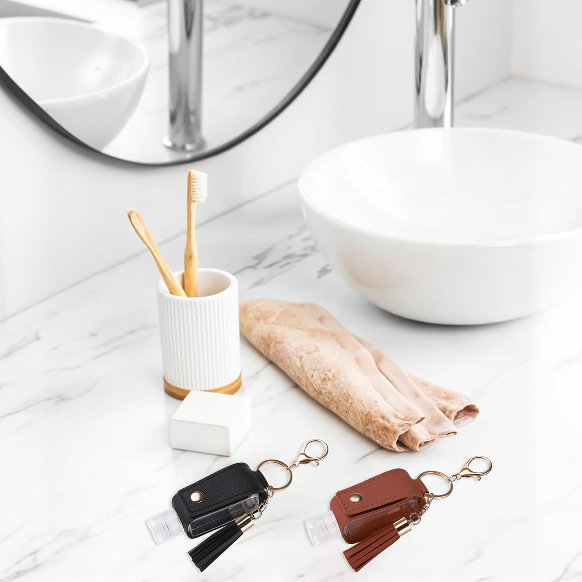 2 Pcs Hand Fluid Keychain Portable Leather Hand Fluid Holder
