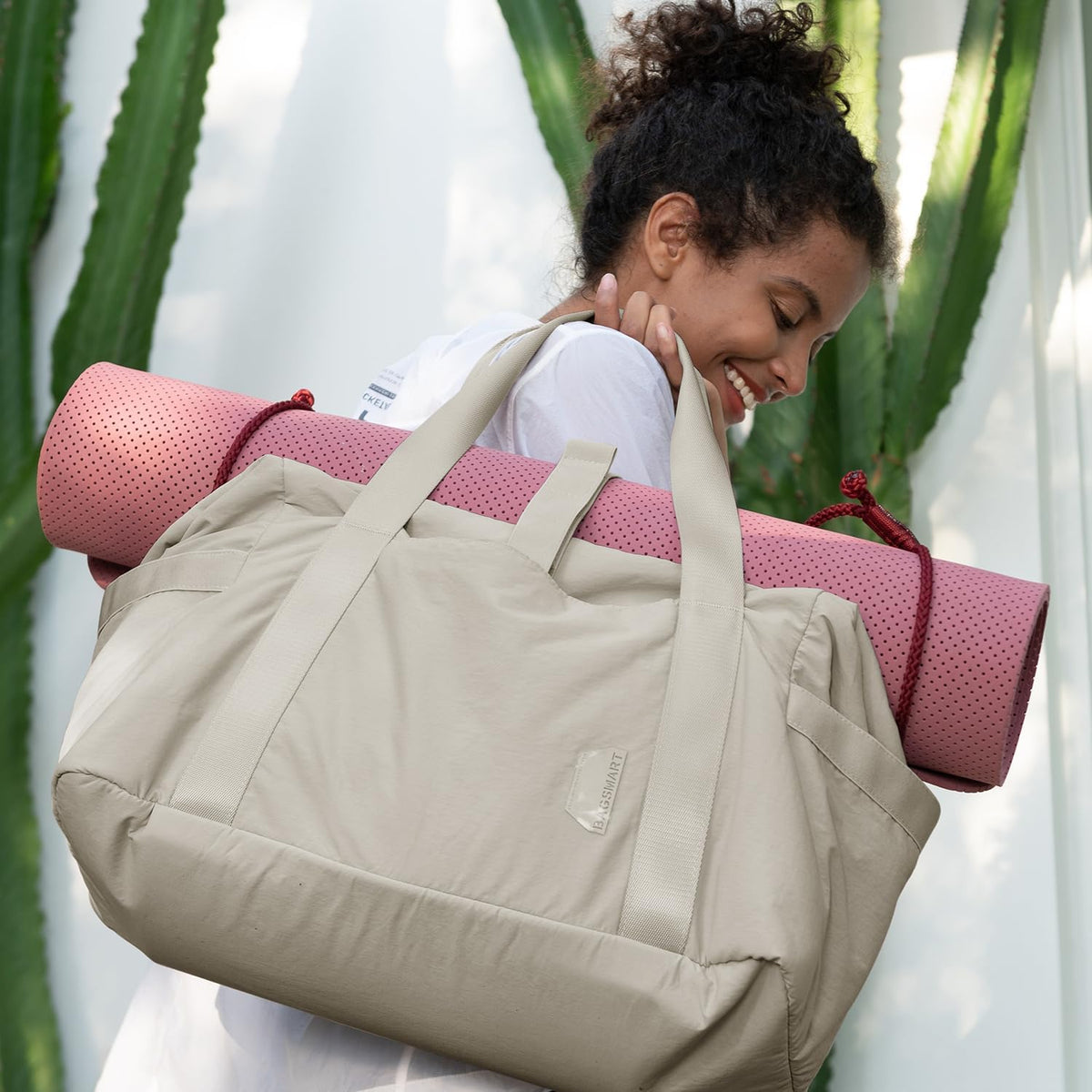 Gym Bag for Women, Carry on Weekender Overnight Bag, Travel Duffel Bags with Trolley Sleeve, Personal Item Travel Bag Tote Bag Workout Dance Bag, Beige-M