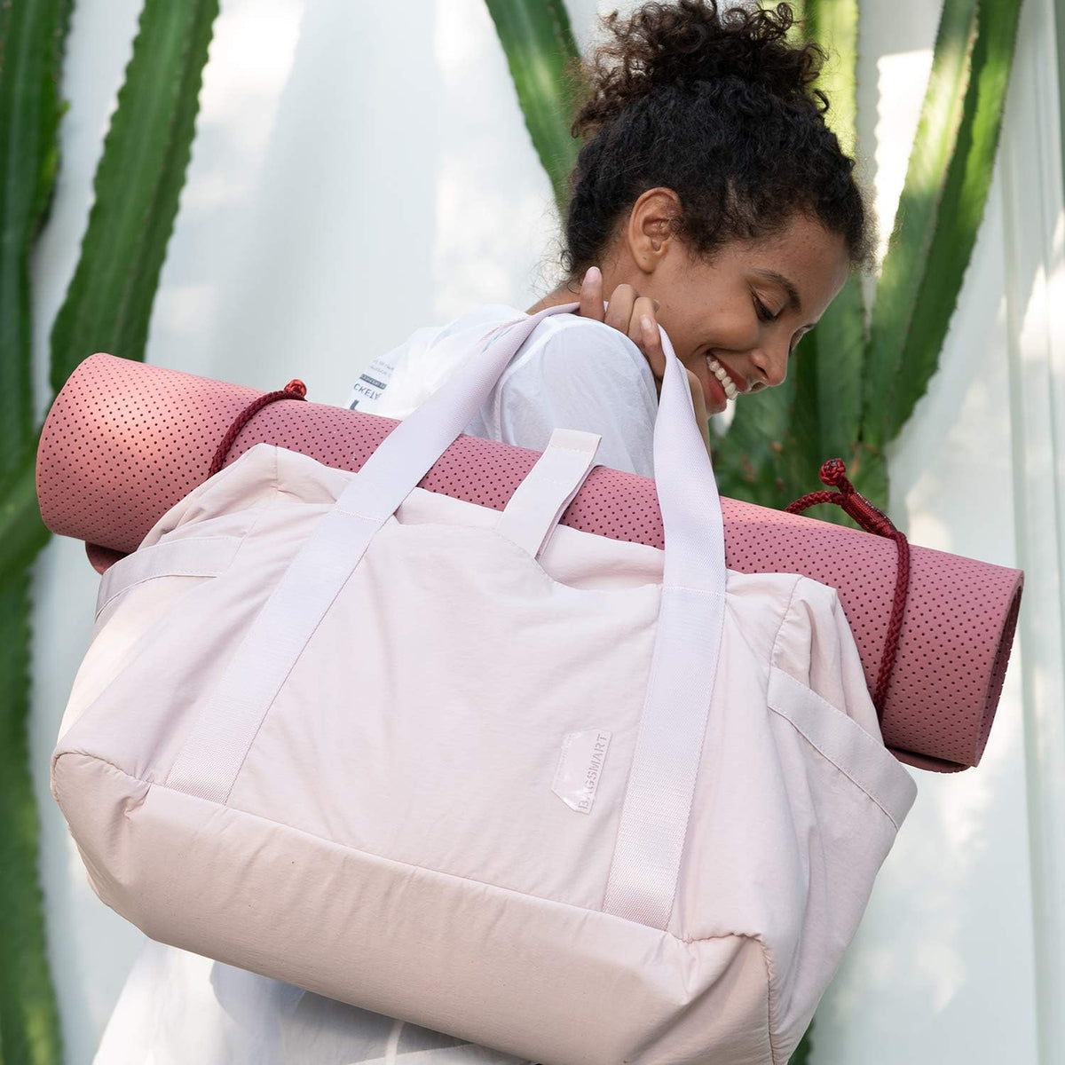 Gym Bag for Women, Carry on Weekender Overnight Bag, Travel Duffel Bags with Trolley Sleeve, Personal Item Travel Bag Tote Bag Workout Dance Bag, Beige-M