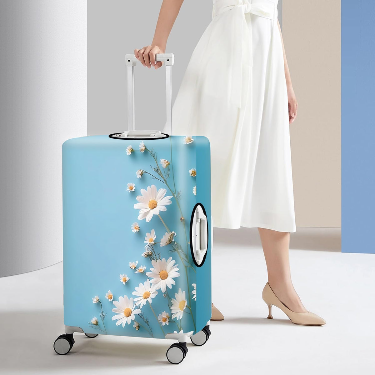 All Over Daisy Print Luggage Cover – Blue Suitcase Protector with White Floral Pattern, Washable Stretch Travel Case for 32-34 Inch Luggage,XL