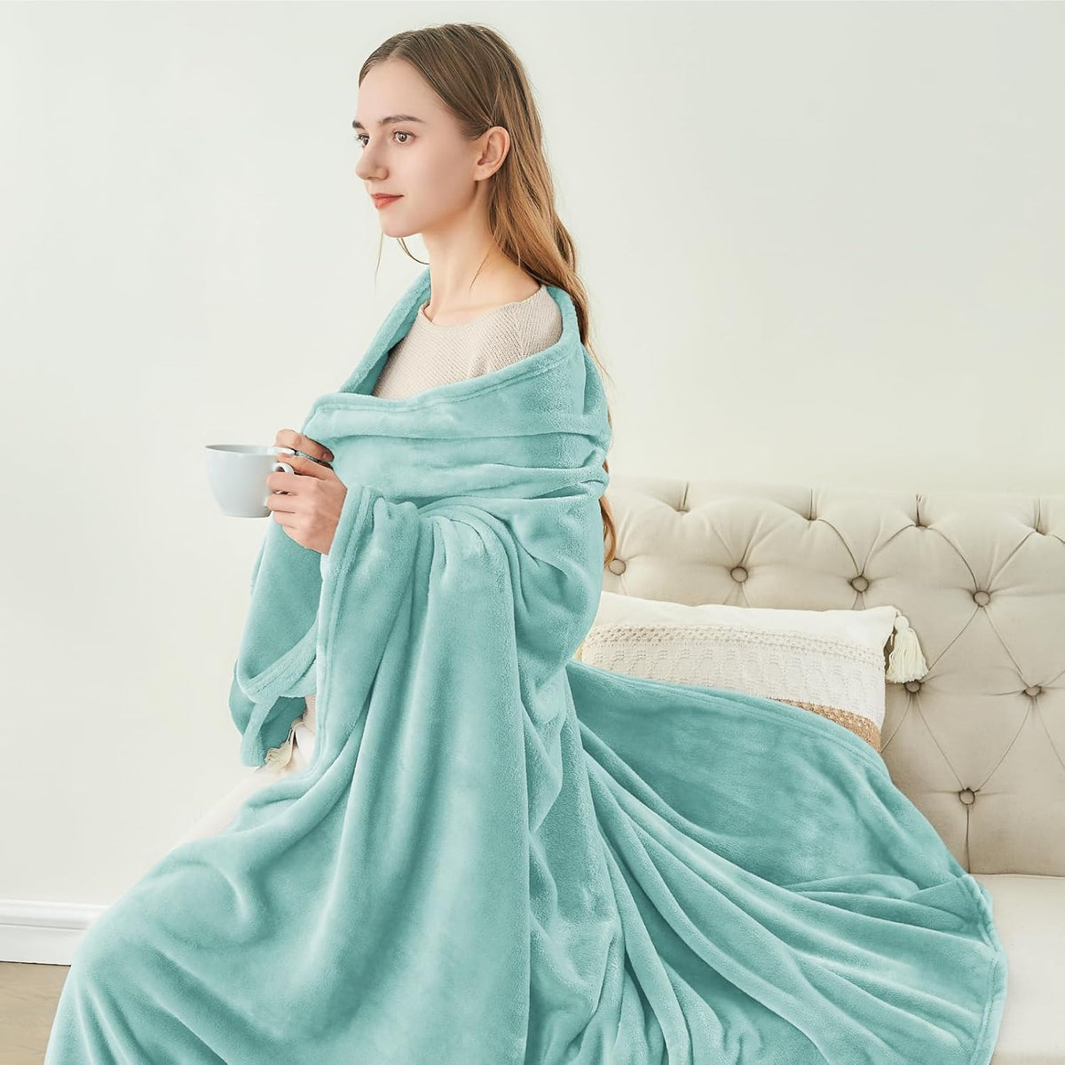 BEDELITE Fleece Blanket Black Throw Blankets for Couch & Bed, Luxury Plush Cozy Fuzzy Blanket 50x60 inches, Super Soft Warm Lightweight Throw Blanket for Travel Camping - Colors B