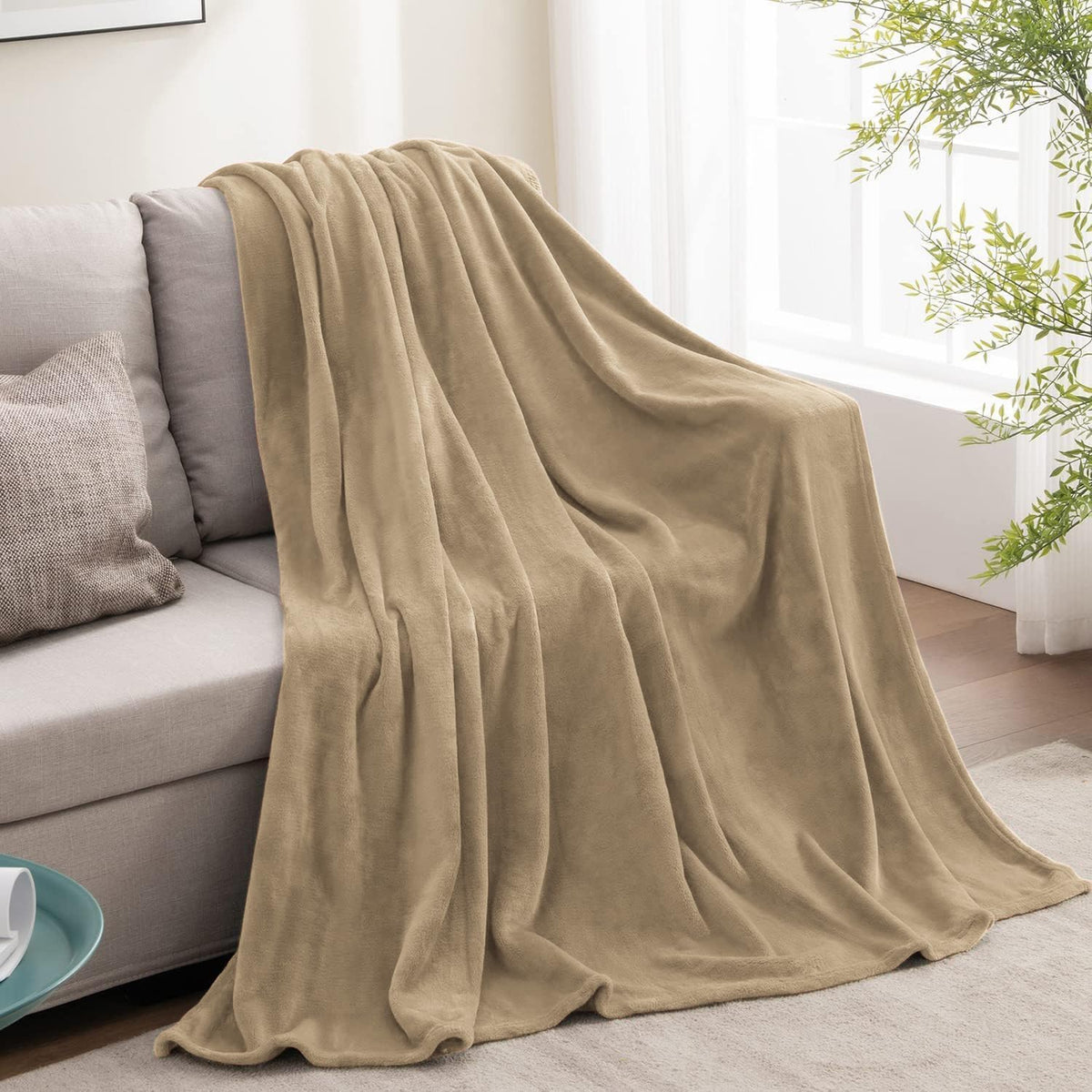 BEDELITE Fleece Blanket Black Throw Blankets for Couch & Bed, Luxury Plush Cozy Fuzzy Blanket 50x60 inches, Super Soft Warm Lightweight Throw Blanket for Travel Camping - Colors B