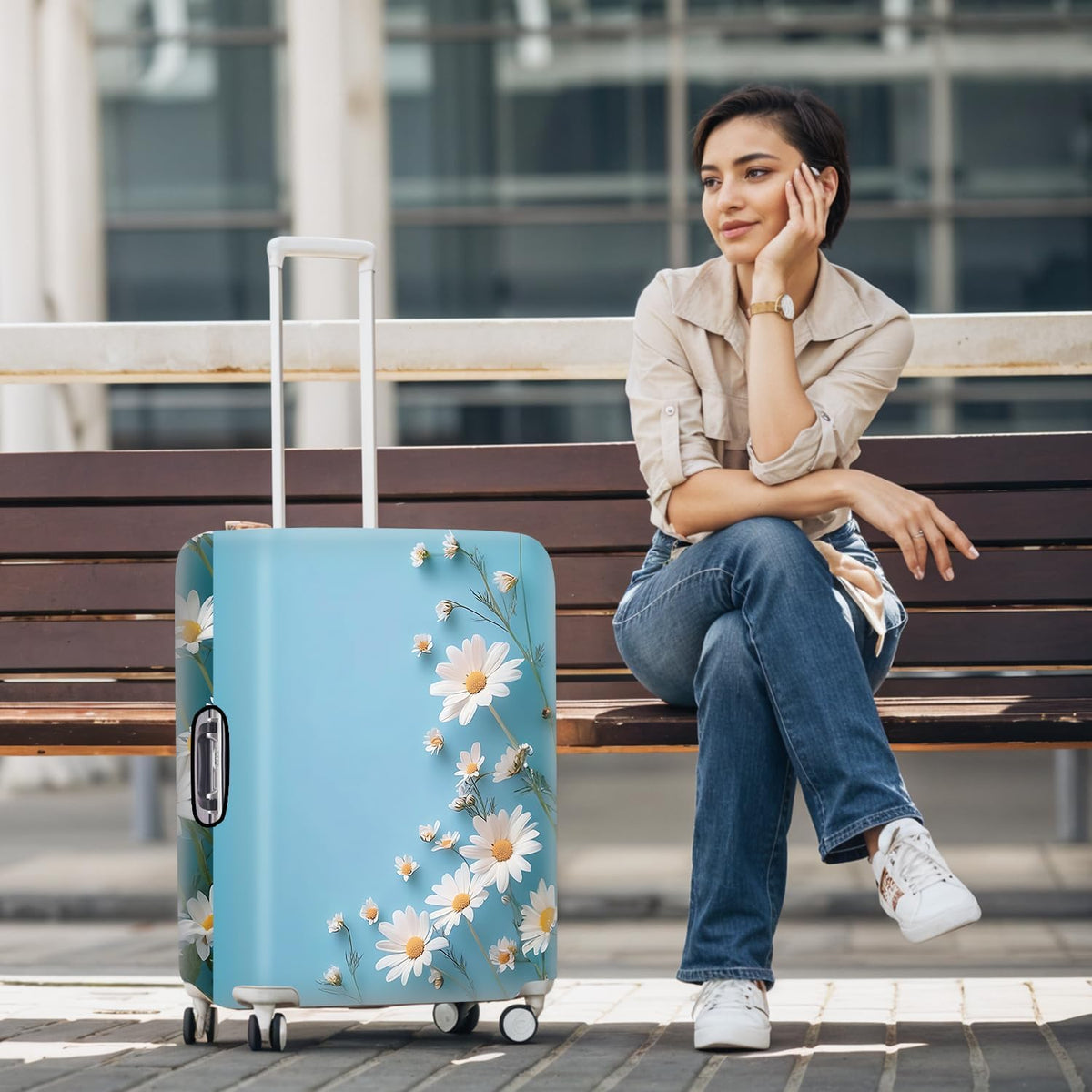 All Over Daisy Print Luggage Cover – Blue Suitcase Protector with White Floral Pattern, Washable Stretch Travel Case for 32-34 Inch Luggage,XL
