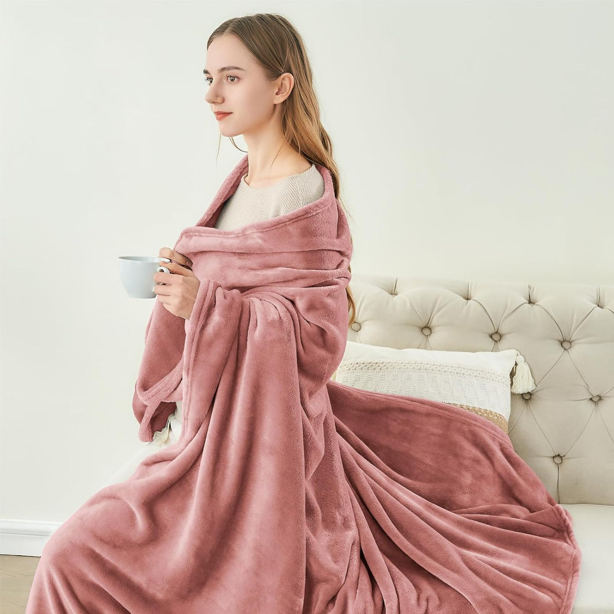BEDELITE Fleece Blanket Black Throw Blankets for Couch & Bed, Luxury Plush Cozy Fuzzy Blanket 50x60 inches, Super Soft Warm Lightweight Throw Blanket for Travel Camping - Colors B