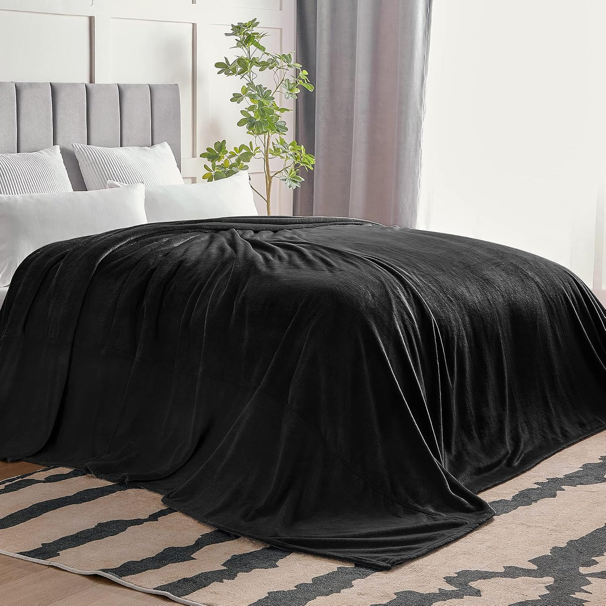 BEDELITE Fleece Blanket Black Throw Blankets for Couch & Bed, Luxury Plush Cozy Fuzzy Blanket 50x60 inches, Super Soft Warm Lightweight Throw Blanket for Travel Camping - Colors B