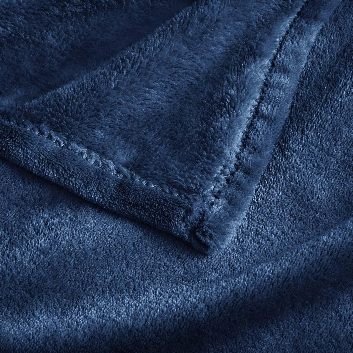 BEDELITE Fleece Blanket Black Throw Blankets for Couch & Bed, Luxury Plush Cozy Fuzzy Blanket 50x60 inches, Super Soft Warm Lightweight Throw Blanket for Travel Camping - Colors B