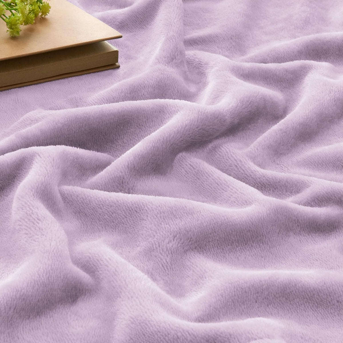 BEDELITE Fleece Blanket Black Throw Blankets for Couch & Bed, Luxury Plush Cozy Fuzzy Blanket 50x60 inches, Super Soft Warm Lightweight Throw Blanket for Travel Camping - Colors B