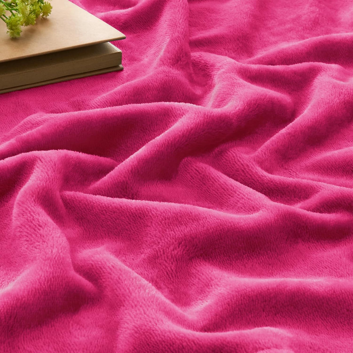 BEDELITE Fleece Blanket Black Throw Blankets for Couch & Bed, Luxury Plush Cozy Fuzzy Blanket 50x60 inches, Super Soft Warm Lightweight Throw Blanket for Travel Camping - Colors B