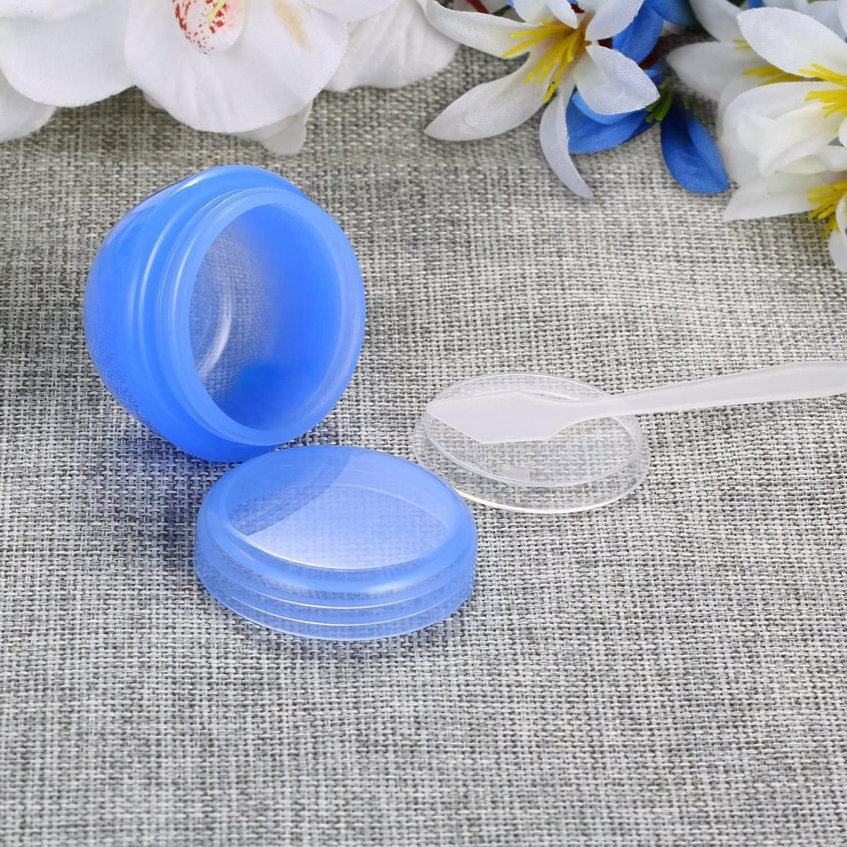 Travel Accessories Toiletry Containers, 1 oz Plastic Little Jars for Creams, Compact Travel Size Containers with Leak proof Lids for Face Hand Body Cream (6 Pieces)