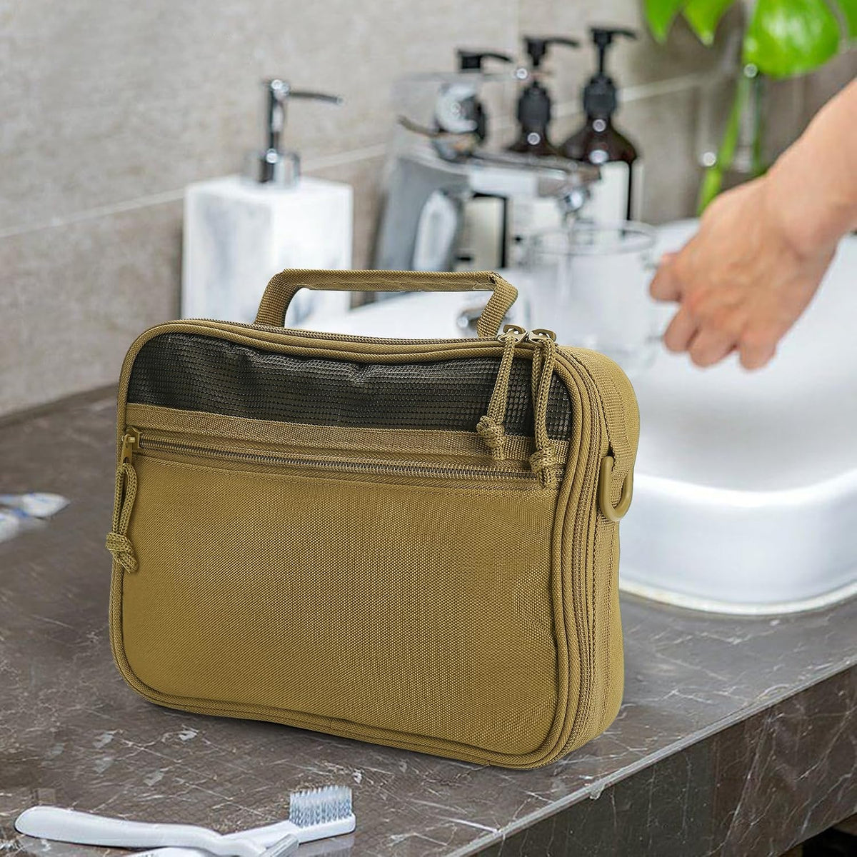 SUNRISING Tactical Toiletry Bag for Men, Hanging Travel Toiletry Organizer Dopp Kit, Shaving Hygiene Toiletries Bag, Men's Toiletry Bag for Short Trips Camping - Green
