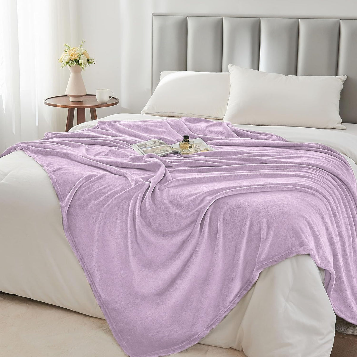 BEDELITE Fleece Blanket Black Throw Blankets for Couch & Bed, Luxury Plush Cozy Fuzzy Blanket 50x60 inches, Super Soft Warm Lightweight Throw Blanket for Travel Camping - Colors B