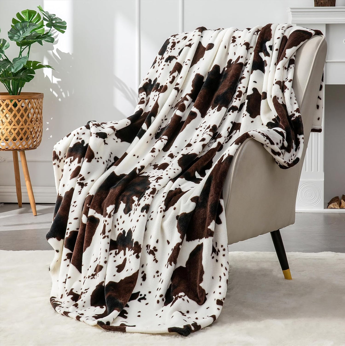 BEDELITE Fleece Blanket Black Throw Blankets for Couch & Bed, Luxury Plush Cozy Fuzzy Blanket 50x60 inches, Super Soft Warm Lightweight Throw Blanket for Travel Camping - Colors B