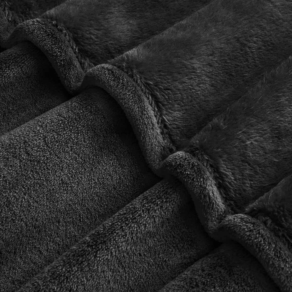 BEDELITE Fleece Blanket Black Throw Blankets for Couch & Bed, Luxury Plush Cozy Fuzzy Blanket 50x60 inches, Super Soft Warm Lightweight Throw Blanket for Travel Camping - Colors B