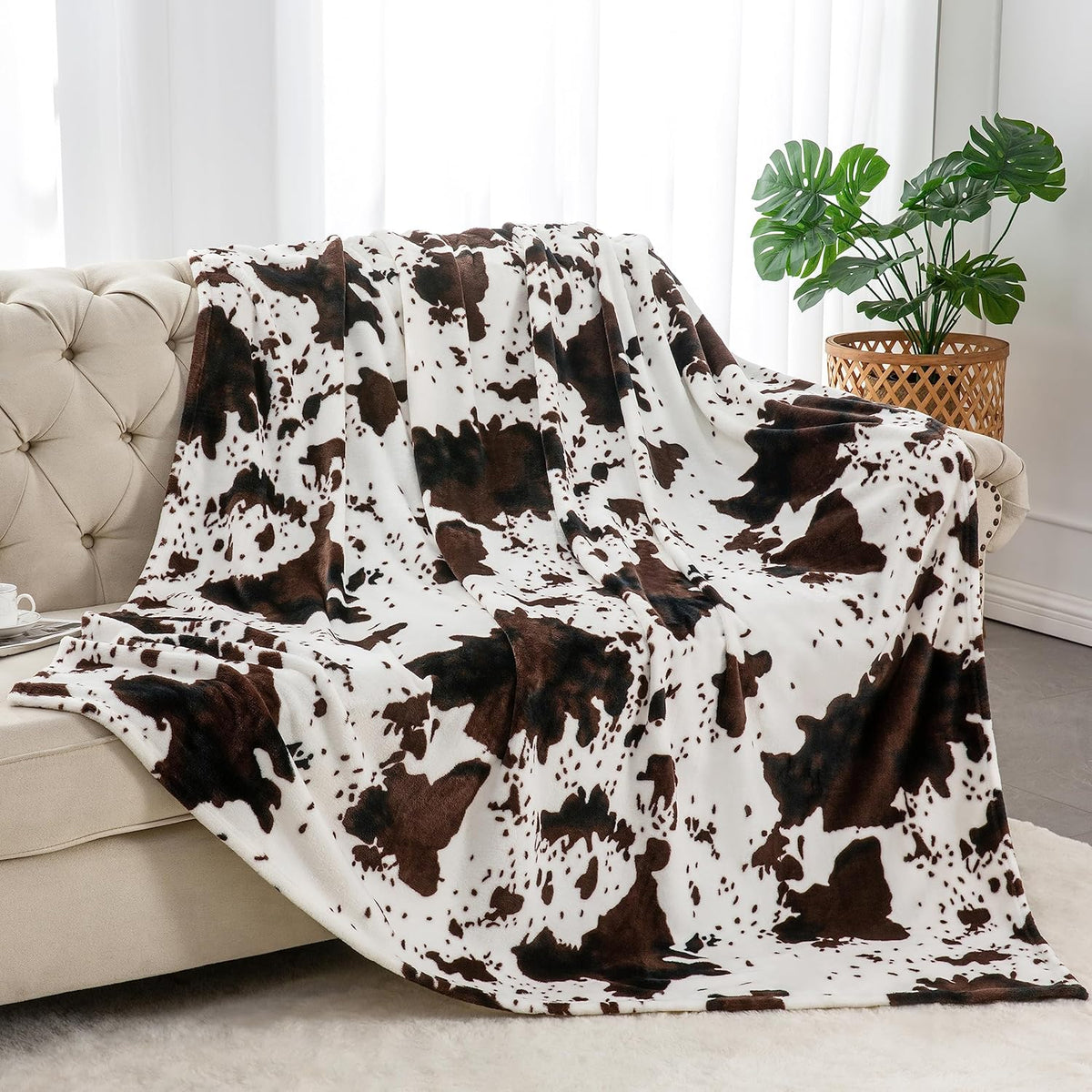 BEDELITE Fleece Blanket Black Throw Blankets for Couch & Bed, Luxury Plush Cozy Fuzzy Blanket 50x60 inches, Super Soft Warm Lightweight Throw Blanket for Travel Camping - Colors B