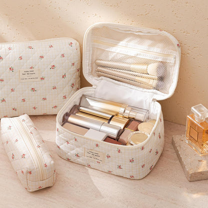 HBselect Quilted Makeup Bag, 3PCS Cotton Large Travel Makeup Bag, Cute Floral Coquette Make up Bag Cosmetic Bag Toiletry Bag for Women Girls - Colors A