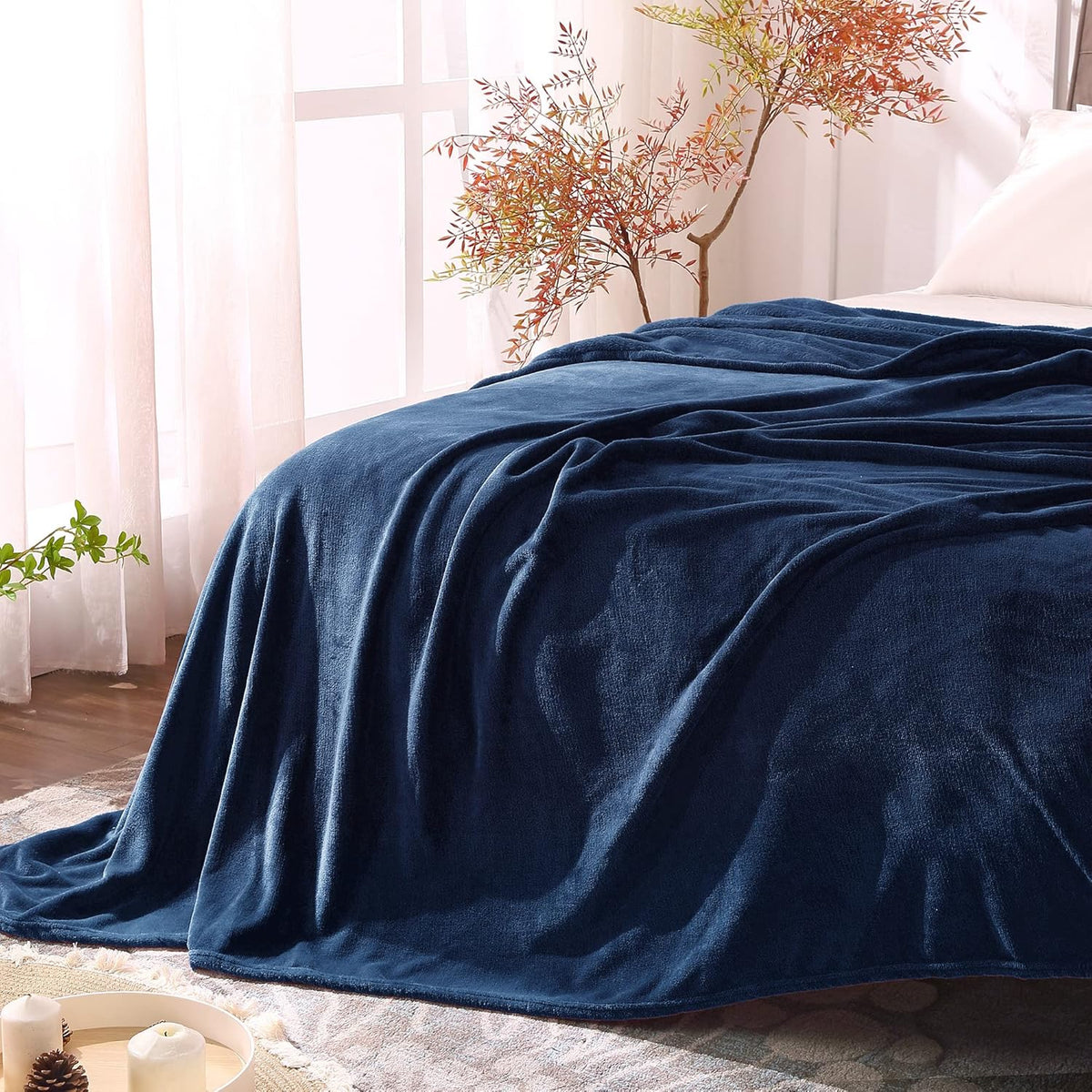 BEDELITE Fleece Blanket Black Throw Blankets for Couch & Bed, Luxury Plush Cozy Fuzzy Blanket 50x60 inches, Super Soft Warm Lightweight Throw Blanket for Travel Camping - Colors B
