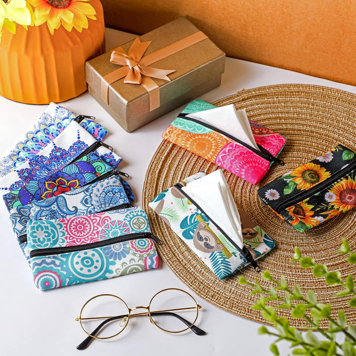 8 Pieces Purse Tissue Holder Reusable Travel Tissue Pouch Fabric Zipper Purse for Bag Car Office Home(Floral)