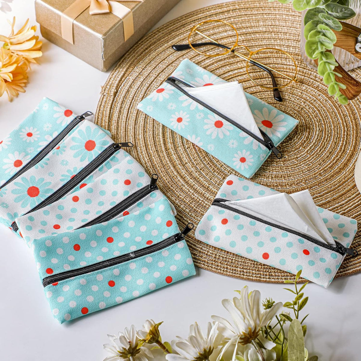 8 Pieces Purse Tissue Holder Reusable Travel Tissue Pouch Fabric Zipper Purse for Bag Car Office Home(Floral)