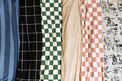 Soft Pink Checkered Dual-Sided Travel Blanket with Carrying Bag