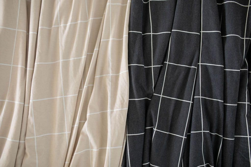 Soft Pink Checkered Dual-Sided Travel Blanket with Carrying Bag