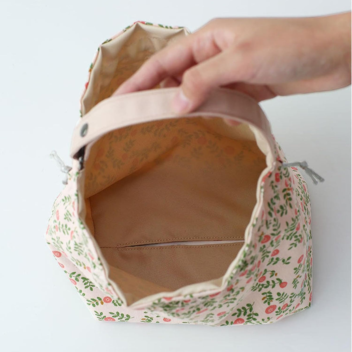 Cat Car Tissue Pouch Cute Travel Tissue Box Camping WallTissue Accessories for Car Home Office Desk Outdoor, Bathroom, Toilet Paper Bag (Cat-Themed Tissue Holder)